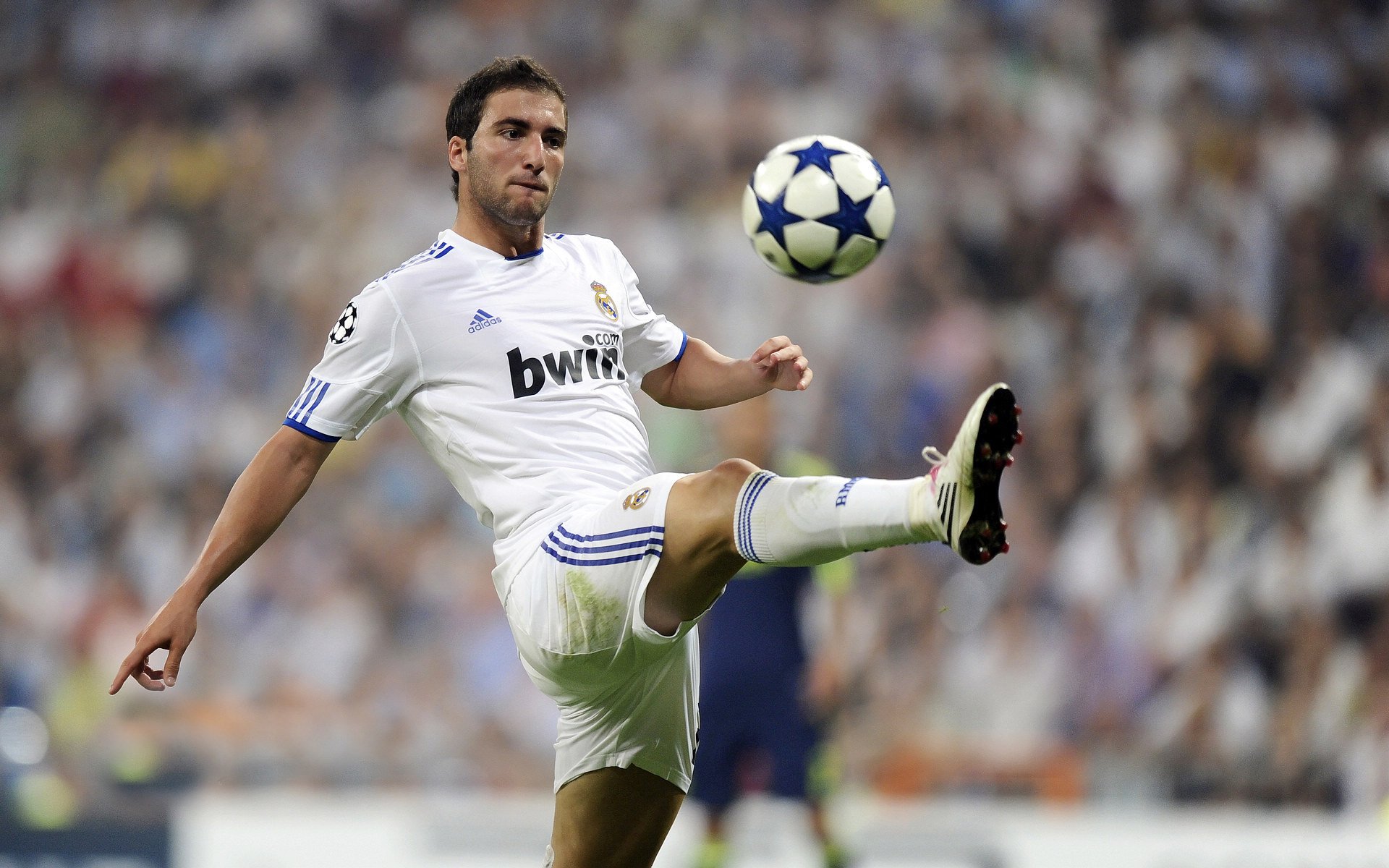 利物浦与皇马对决，马德里成利物浦崛起关键战场。，足球利物浦和皇马