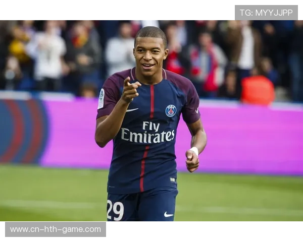 姆巴佩展示新鞋写着“未来之王”——足球天才的下一步辉煌之路